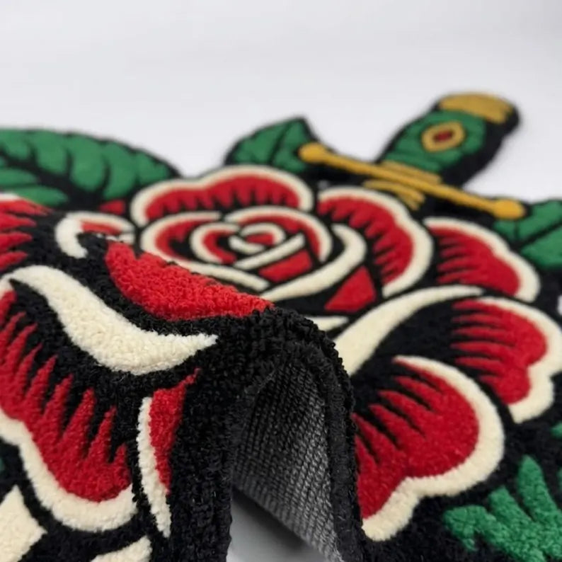 American Traditional Dagger Rose Rug | Hand-Tufted